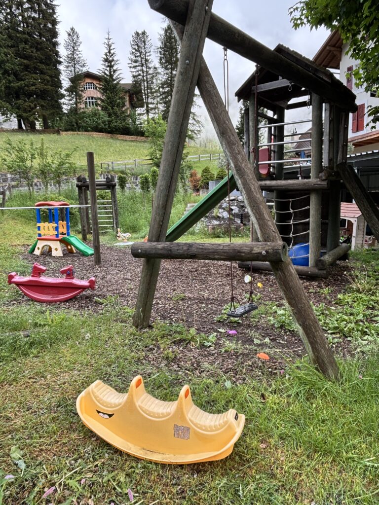 Playground Kandersteg Blumselialp hotel