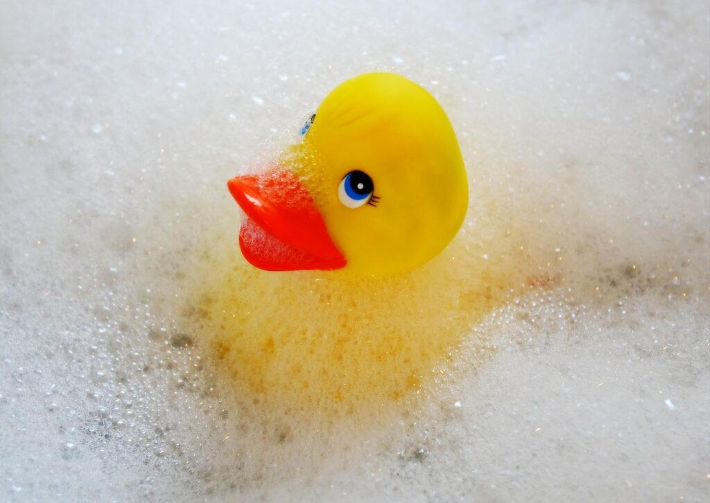 to bathe, duck, bath accessories, yellow, beak, rubber duck, to play, fun, wet, bath, toy, water, bathtub, children's toys, foam, nature, child, in the water